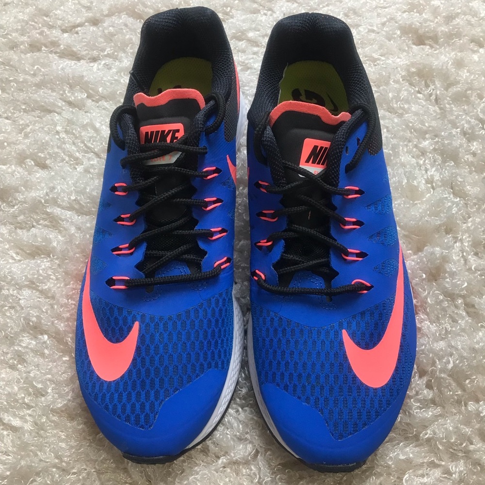 NEW   Nike Zoom Elite 7 Running Shoes